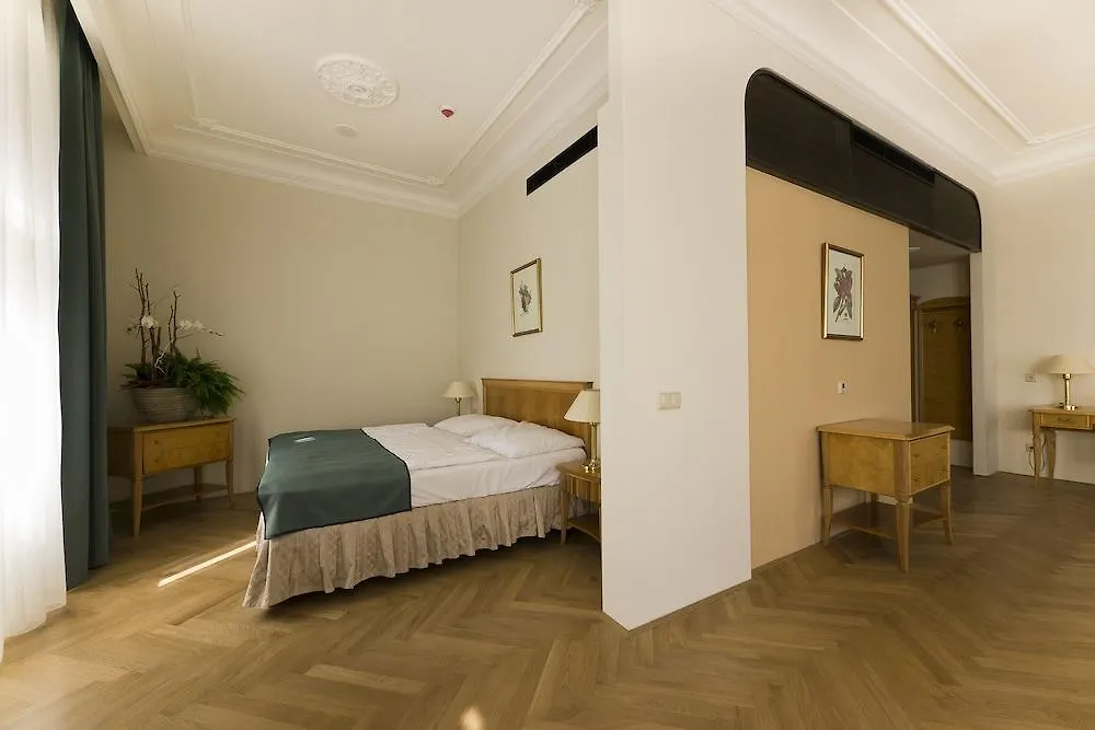 **** Otel Grandhotel Ambassador Narodni Dum Karlovy Vary Çek Cumhuriyeti